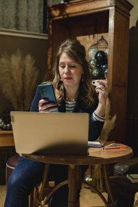 Cécile Adeline, copywriter et autrice de marque — Pyxis Communication